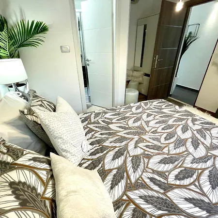 Maison d'hôtes Spalatum New Chic & With Kitchen And Terrace - Centre *