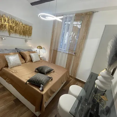 Guest house Spalatum New Chic & With Kitchen And Terrace - Centre